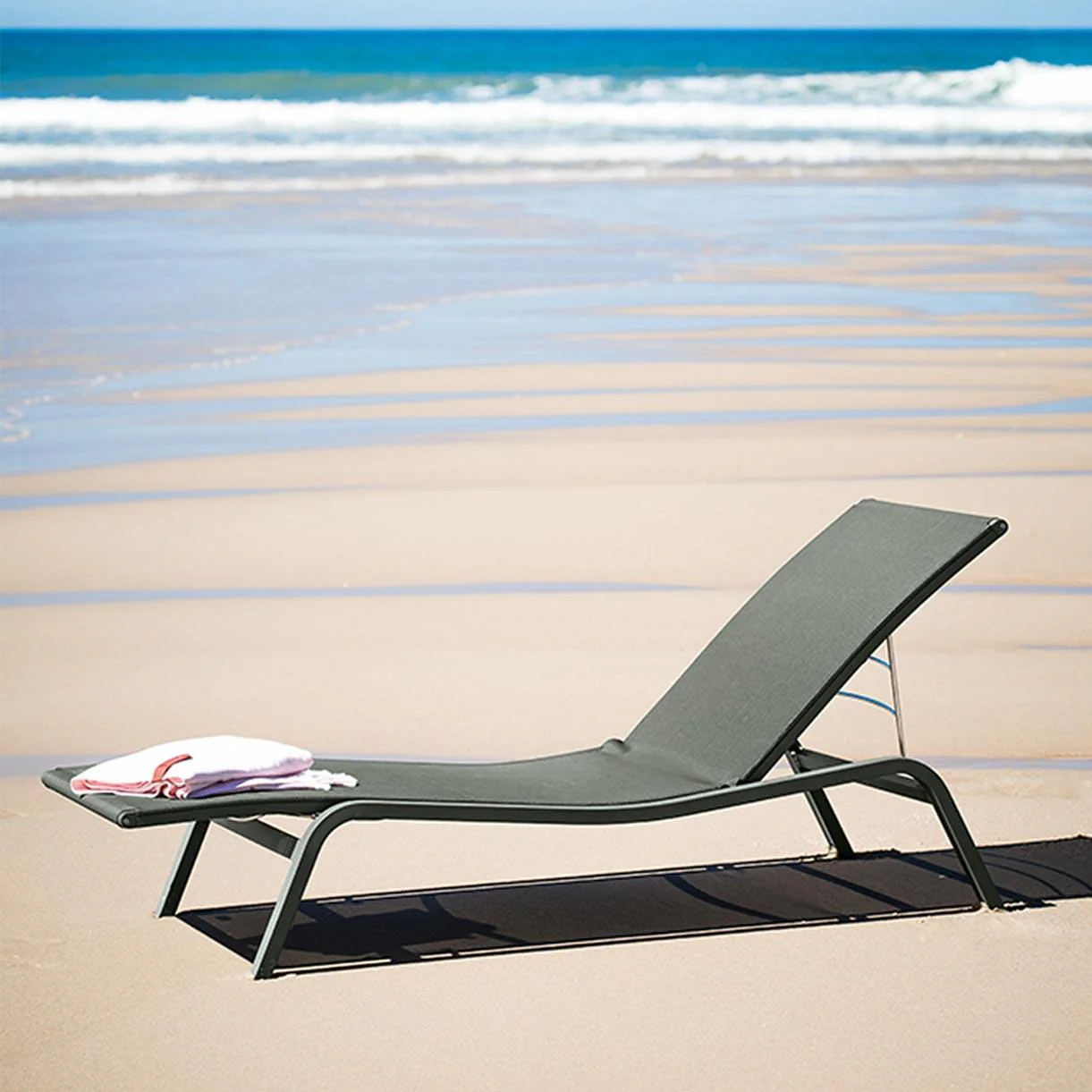 Alize Sunlounger - Image 4