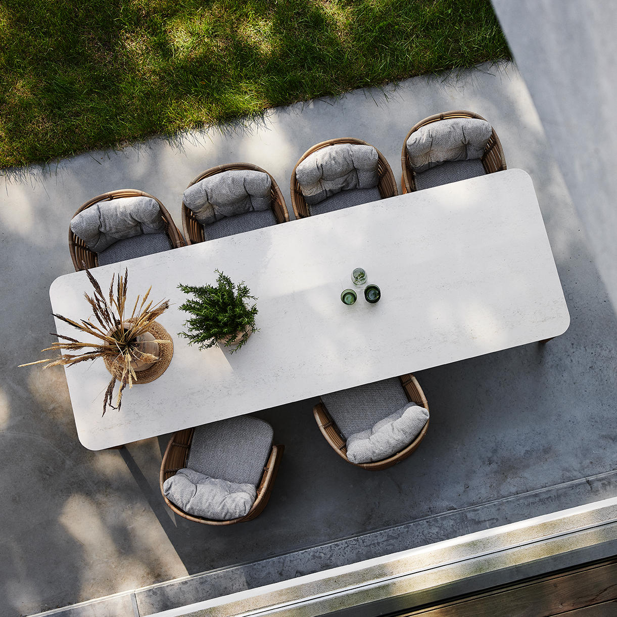 Aspect Dining Table - Image 5