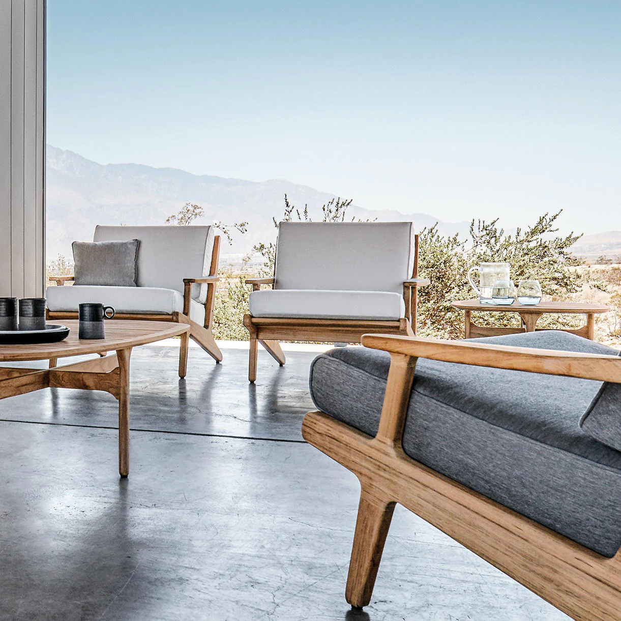 Bay Side Table - Image 3