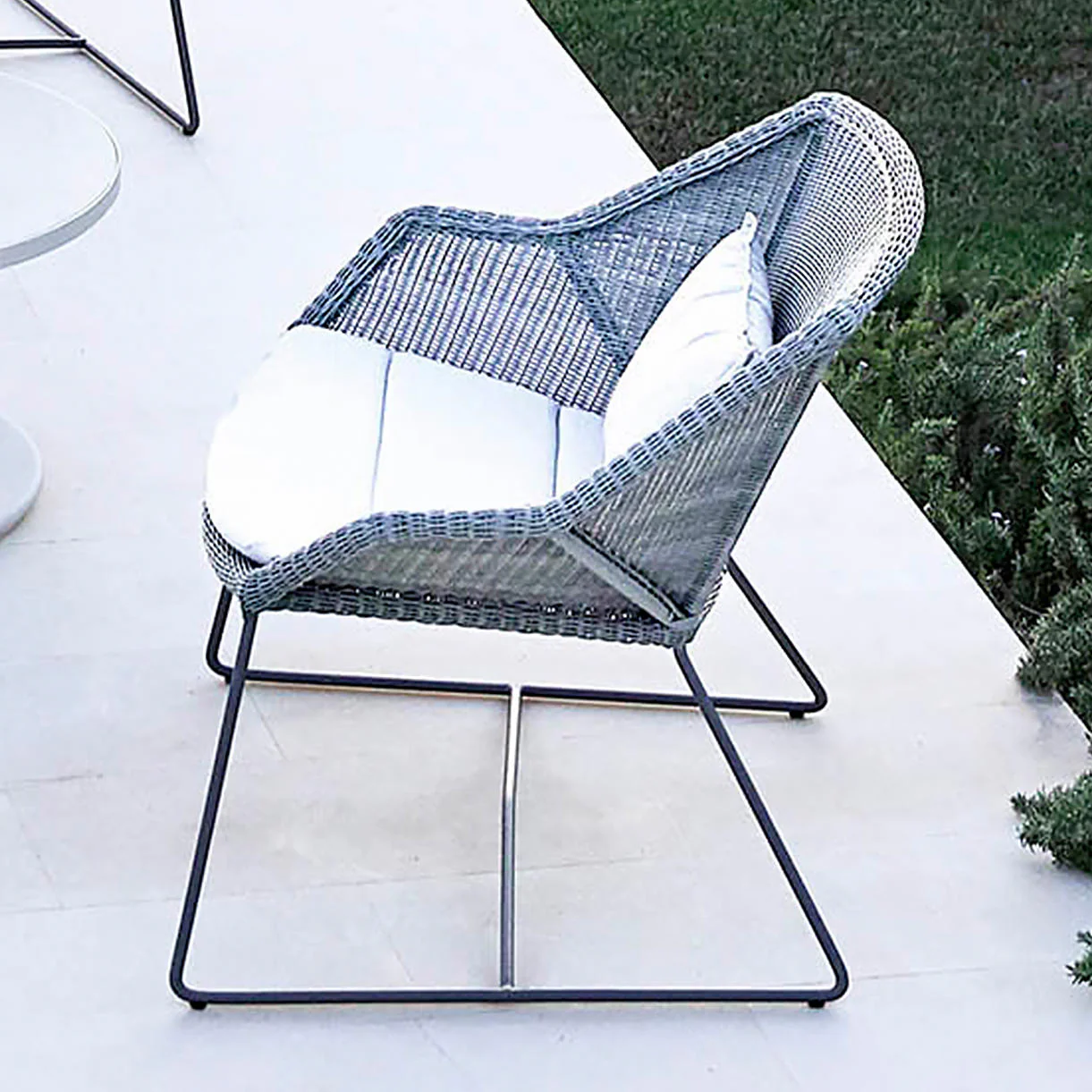 Breeze Lounge Chair - Image 3