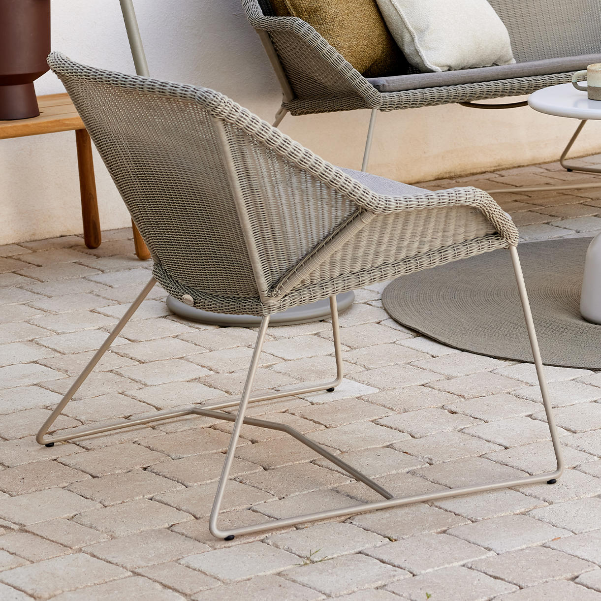 Breeze Lounge Chair - Image 4