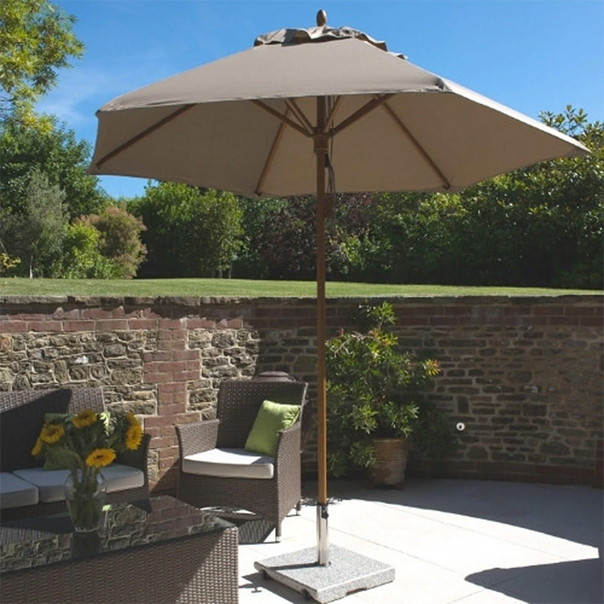 Classic Wood Framed 2.6m Round Parasols - Image 2