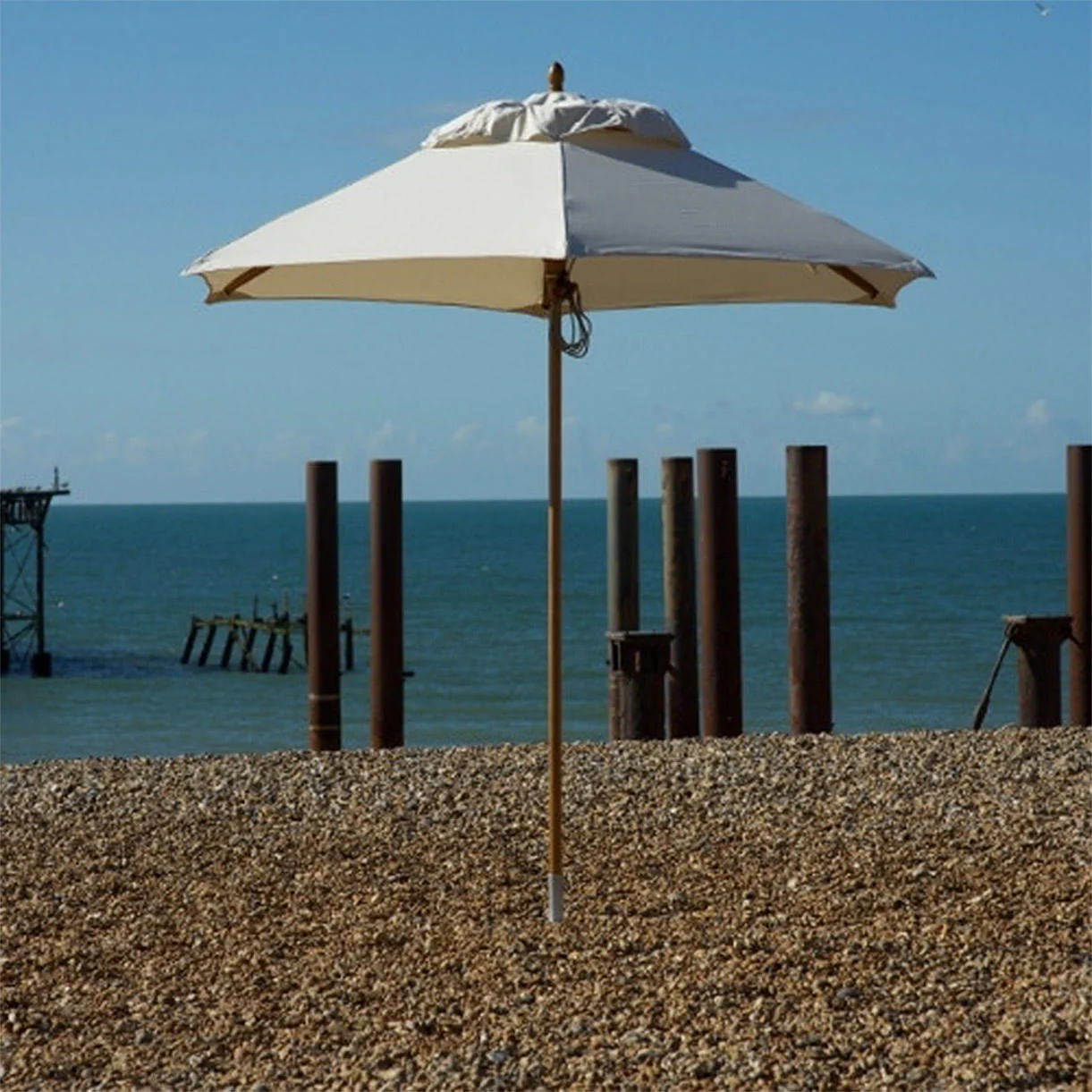 Classic Wood Framed 2.6m Round Parasols - Image 3