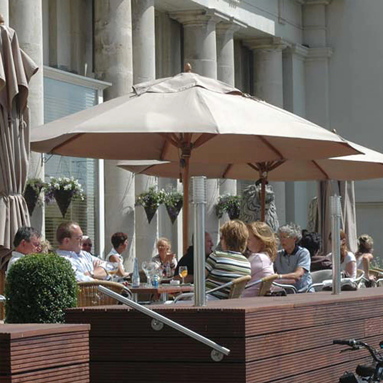 Classic Wood Framed 4.0m Round Parasols - Image 2