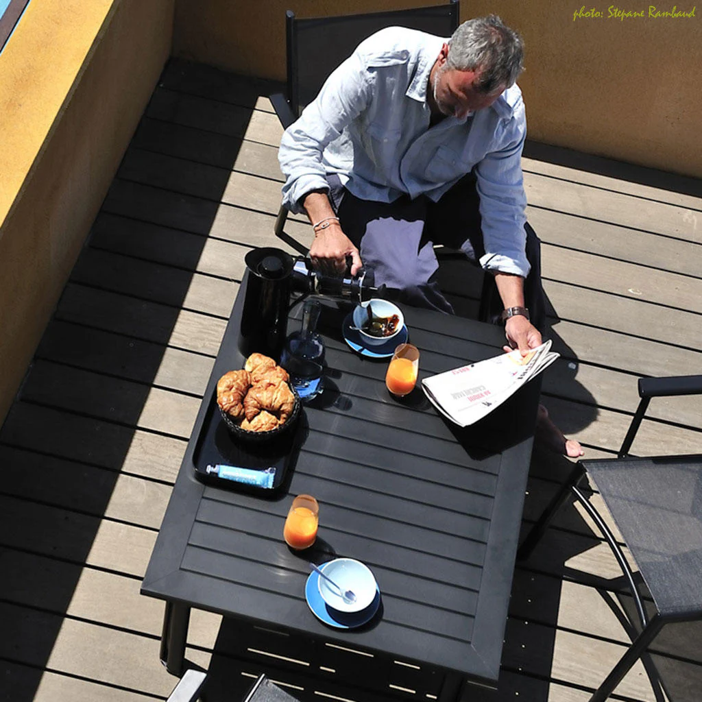 Costa Relaxing Low Arm Chair - Image 3