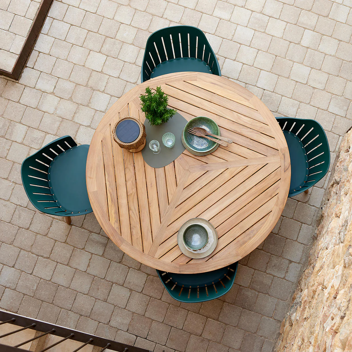 Define Round Teak Dining Table - Image 4