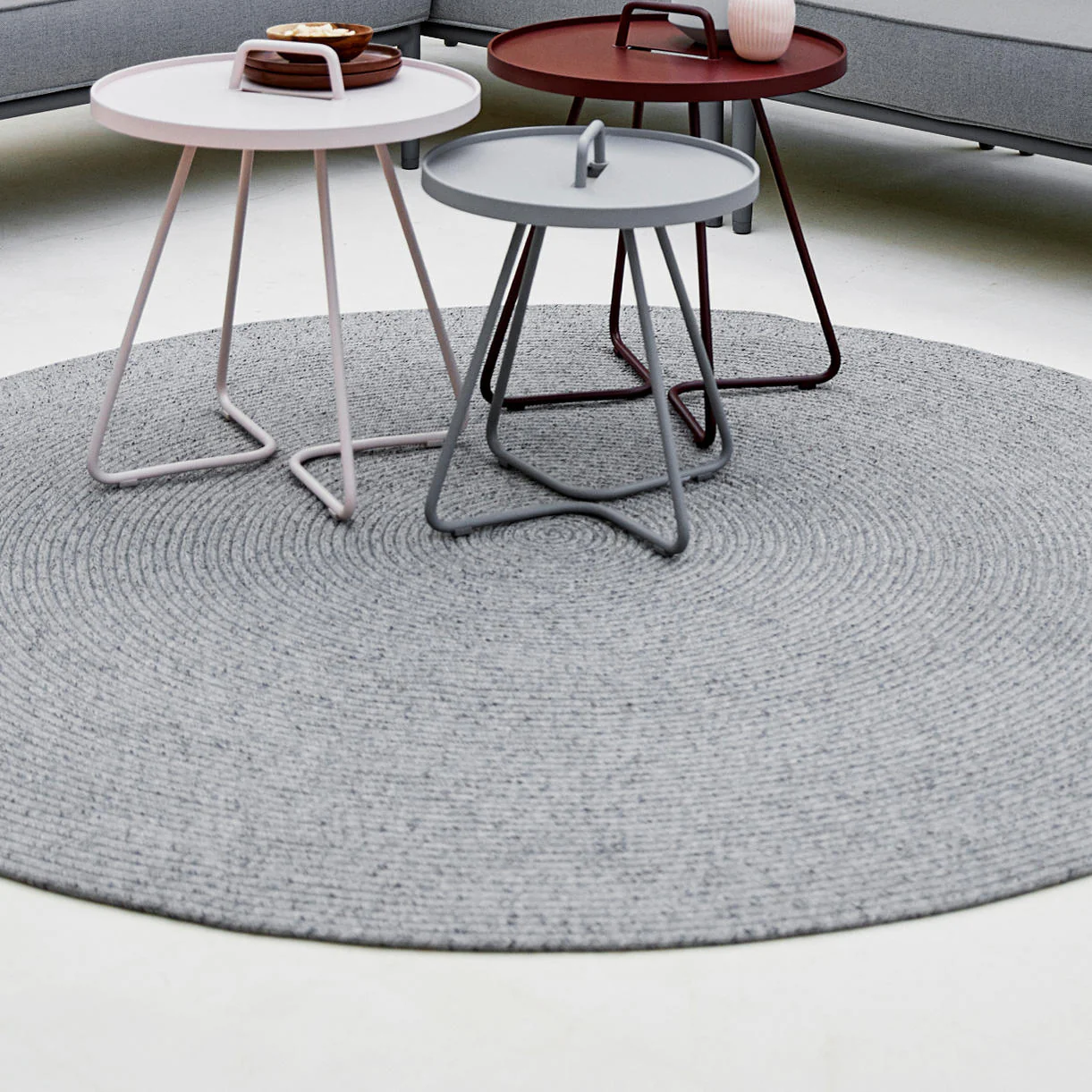 Dot Outdoor Round Carpet - Image 3