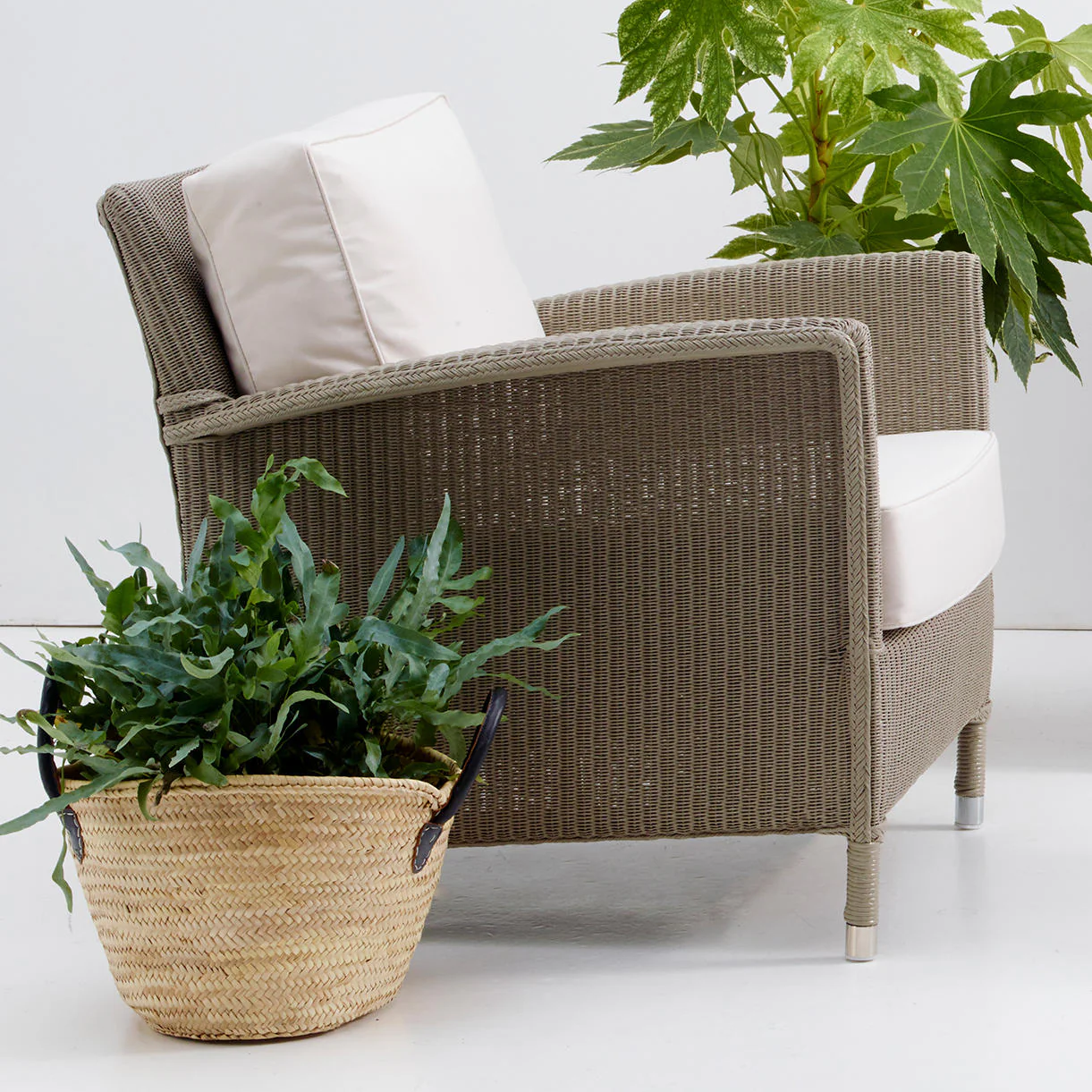 Dovile Lounge Chair - Image 4