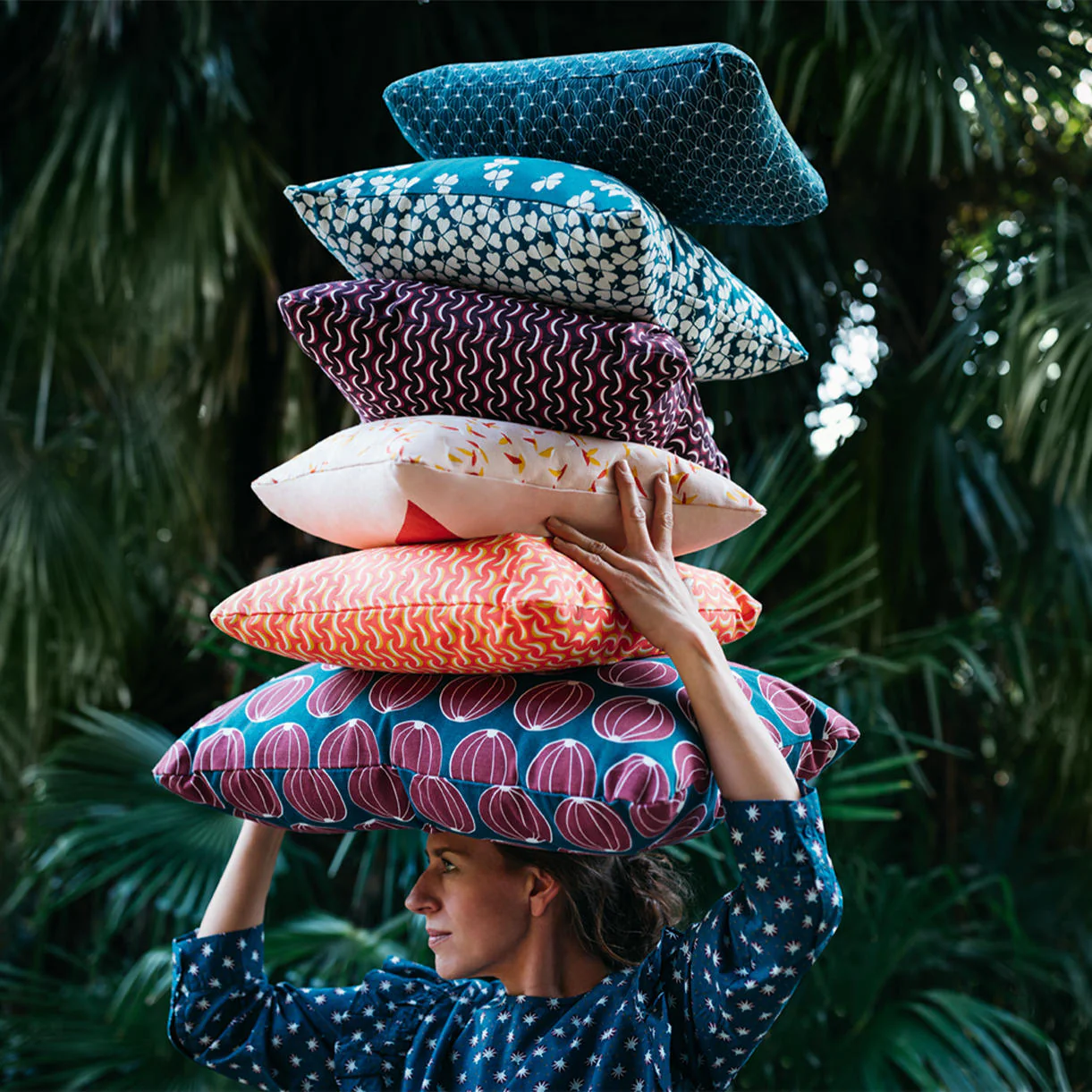 Envie D’Allieurs Bananes Cushion - Image 5