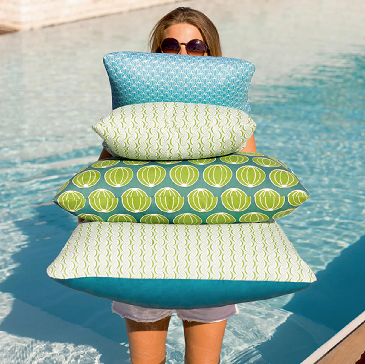 Envie D’Allieurs Bananes Cushion - Image 6