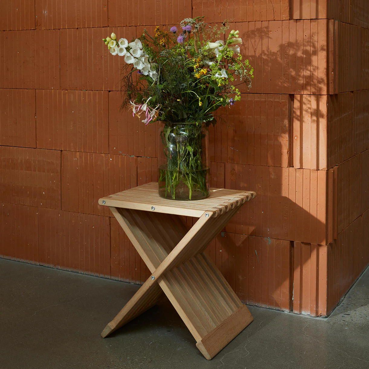 Fionia Stool/Table - Image 2