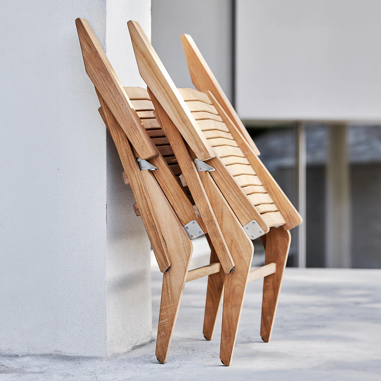 Flip Lounge Chair - Image 4