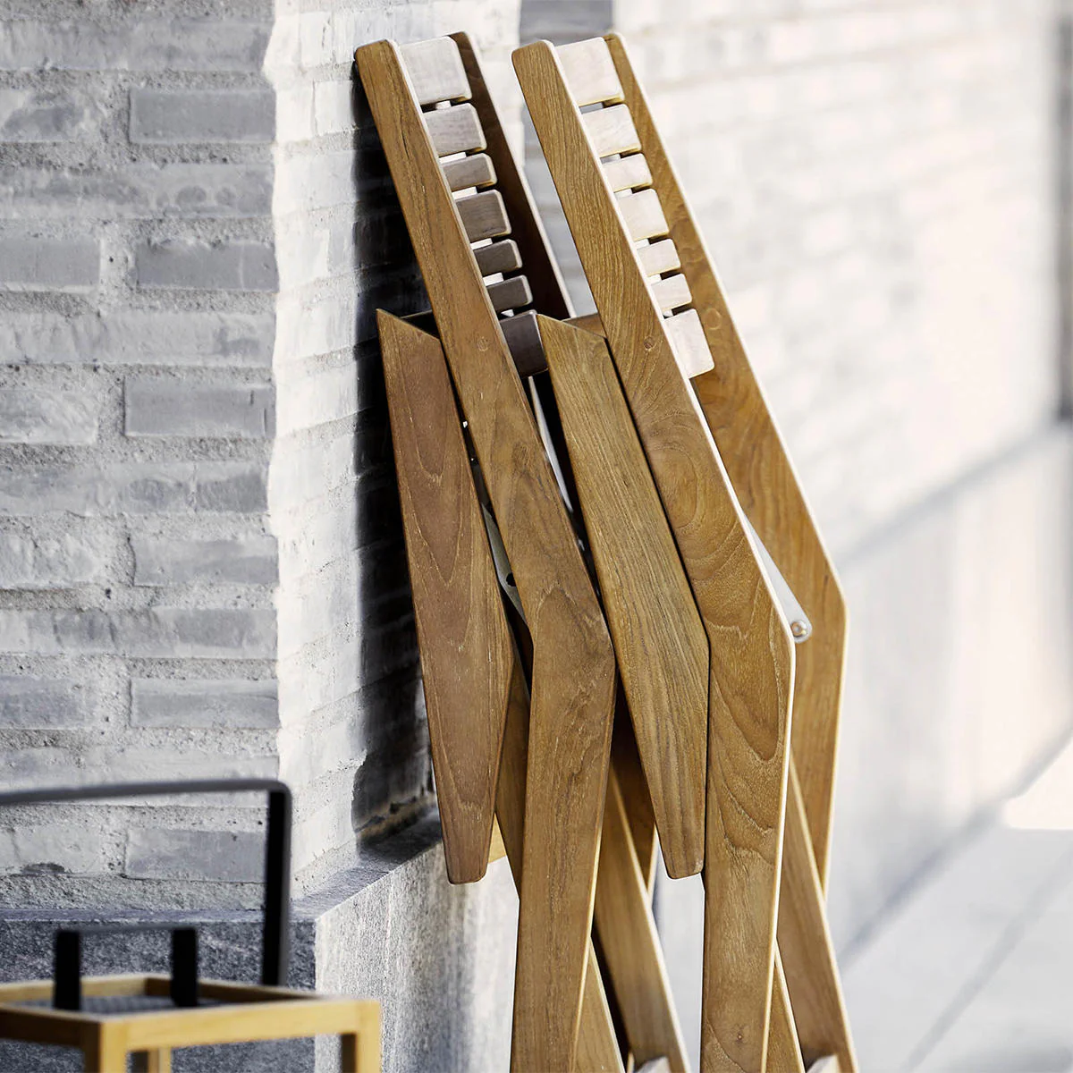 Flip Teak Folding Armchair - Image 4