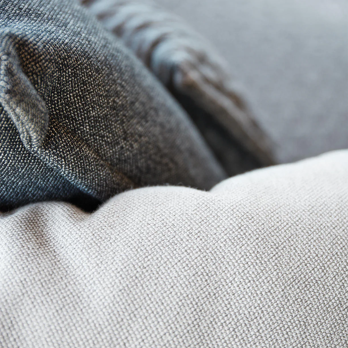 Gloster Lounge Rectangular Scatter Cushion - Image 4