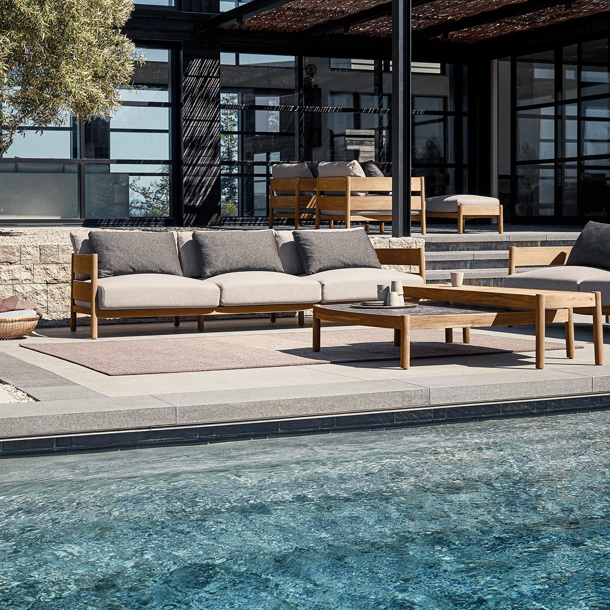 Gloster Outdoor Rectangular Deco Rug - Image 5