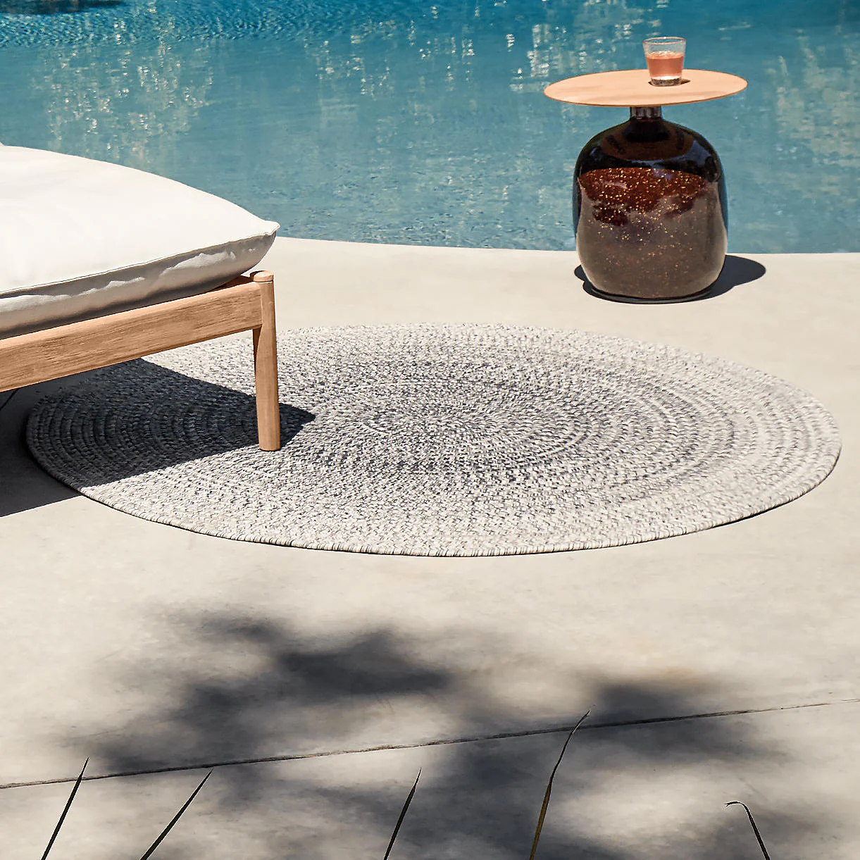 Gloster Outdoor Circular Deco Rug - Image 3