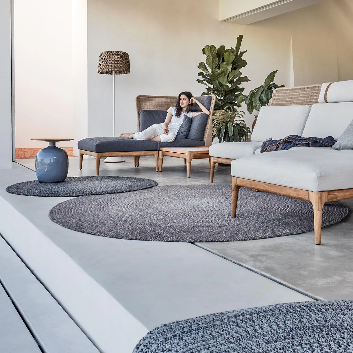 Gloster Outdoor Circular Deco Rug - Image 4