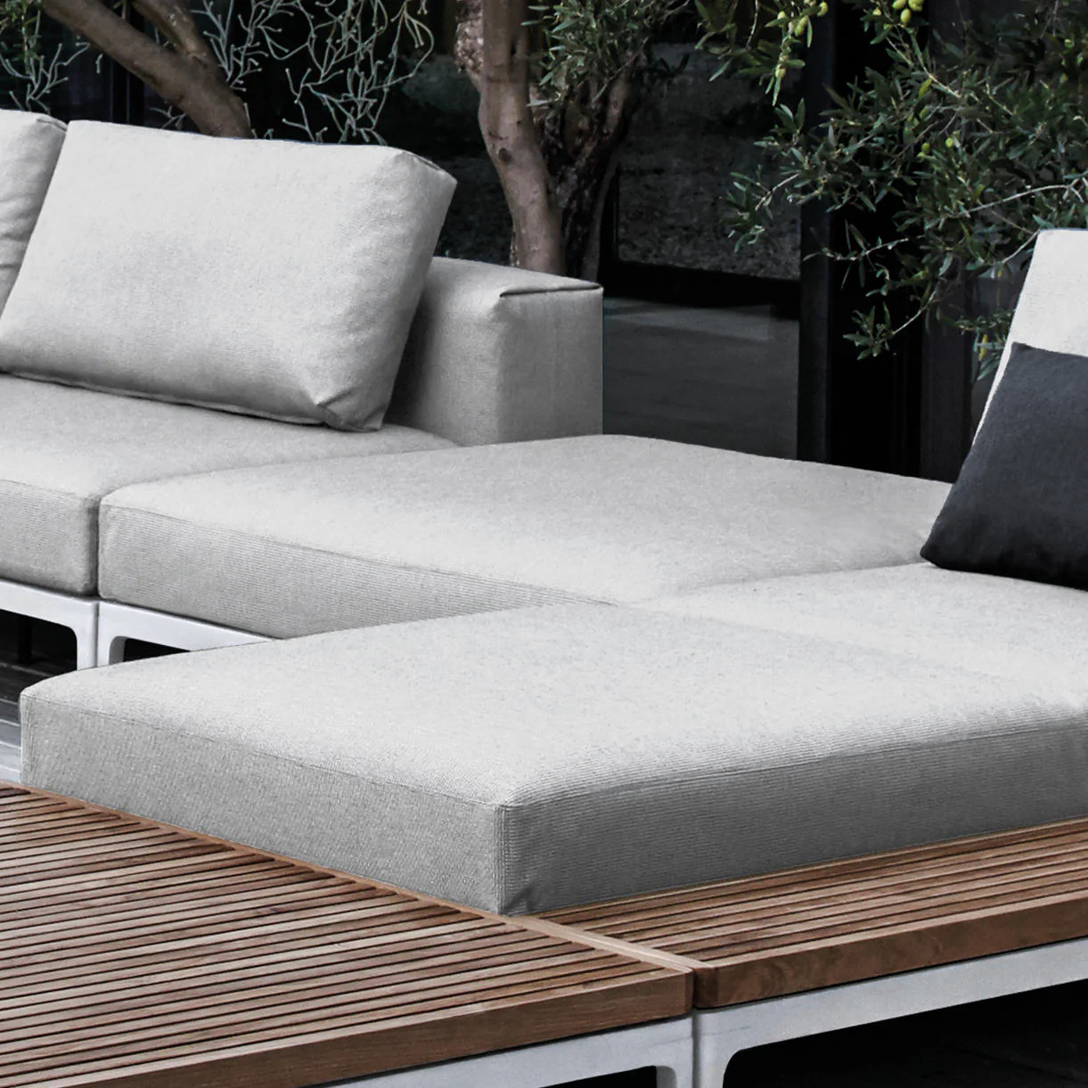 Grid Ottoman - Image 4