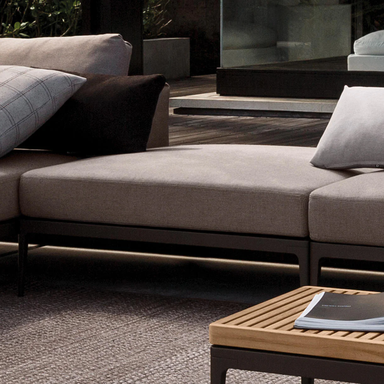 Grid Ottoman - Image 5