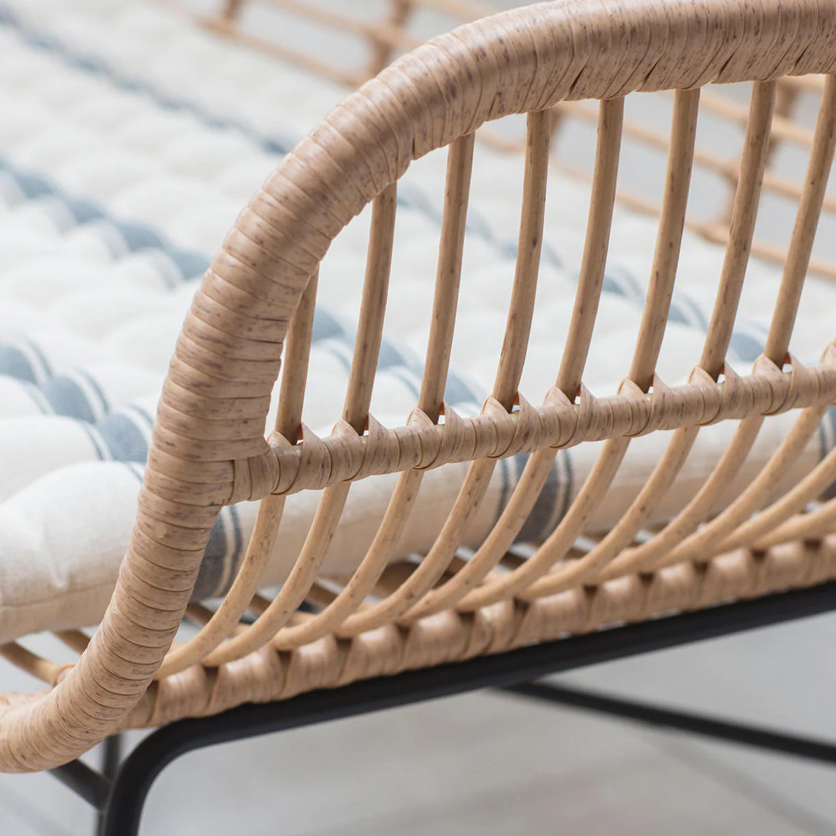 Hampstead Outdoor Bench - Image 4