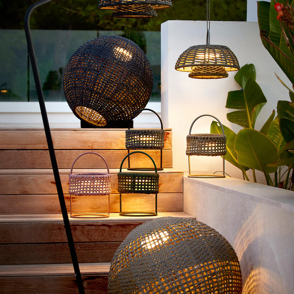 Illusion LED Outdoor Lantern - Image 3