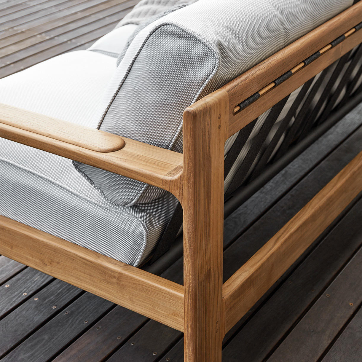 Loop 3-Seater Sofa - Image 2