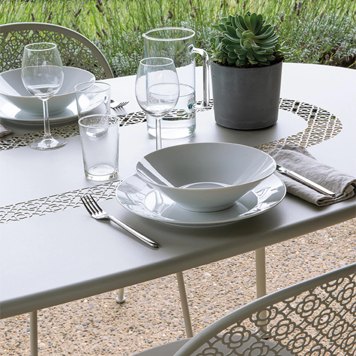 Lorette Oval Table - Image 5