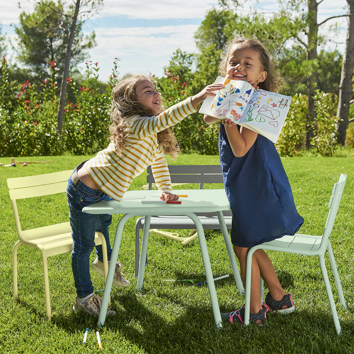 Luxembourg Kid 57 x 57 Table - Image 3