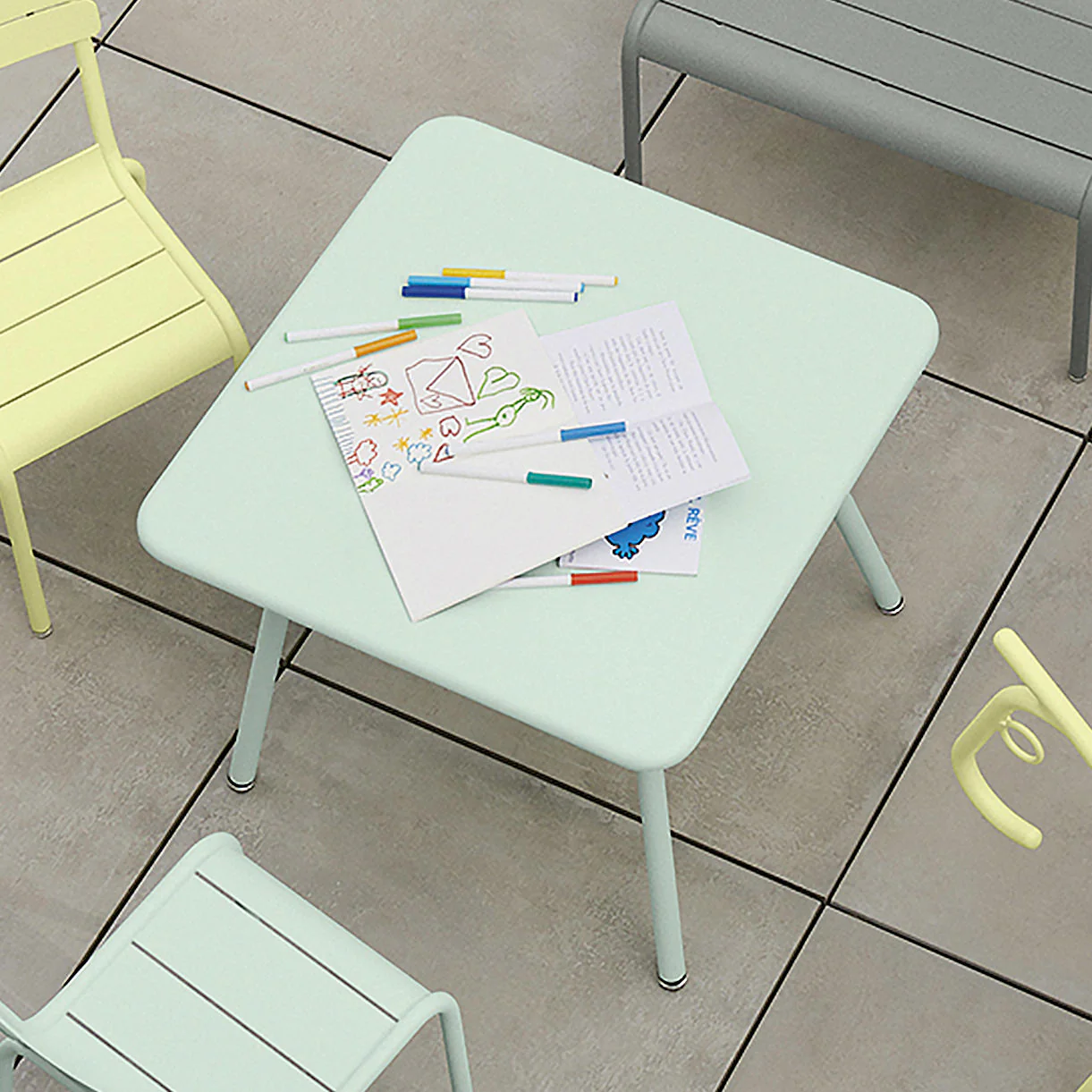 Luxembourg Kid 57 x 57 Table - Image 4