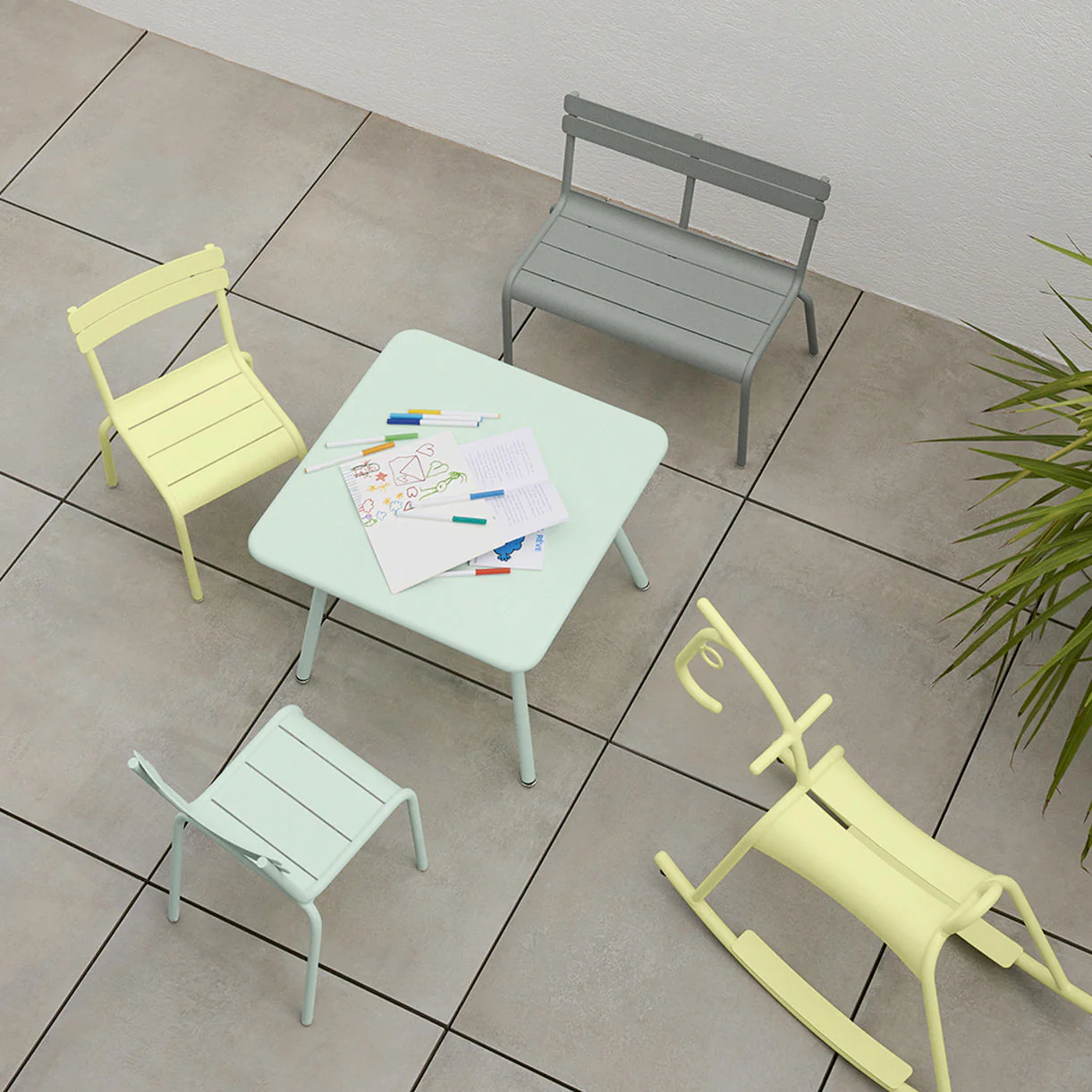 Luxembourg Kid 57 x 57 Table - Image 5