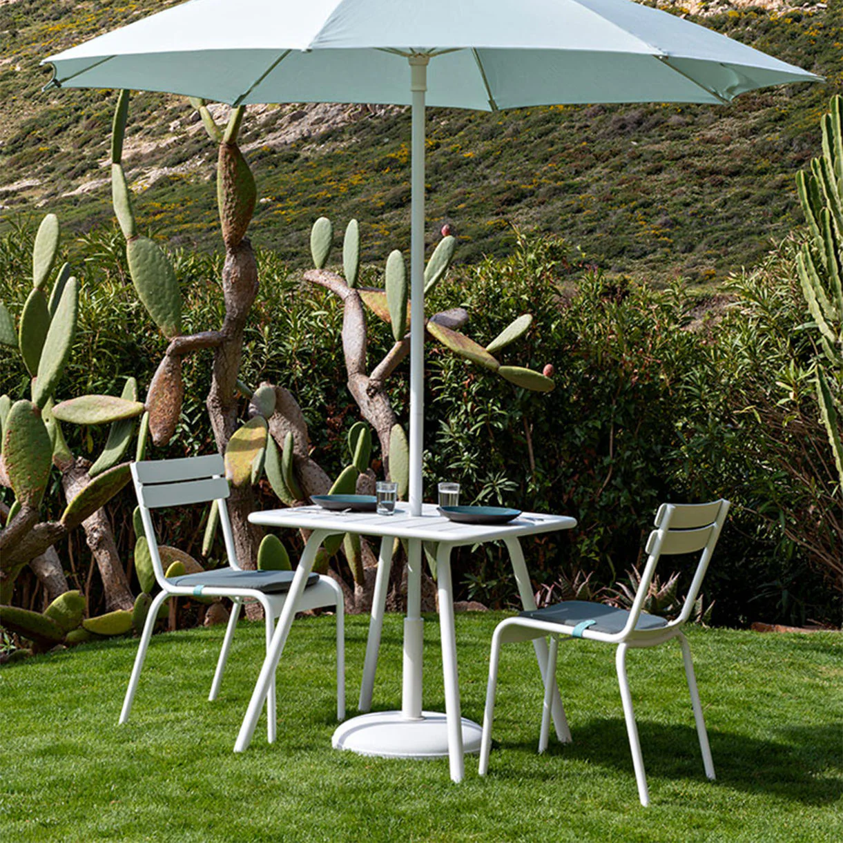 Luxembourg Square Table with 4 Legs - Image 3