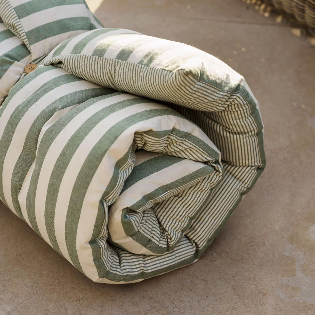 Mattress Roll Out Sun Bed - Image 3