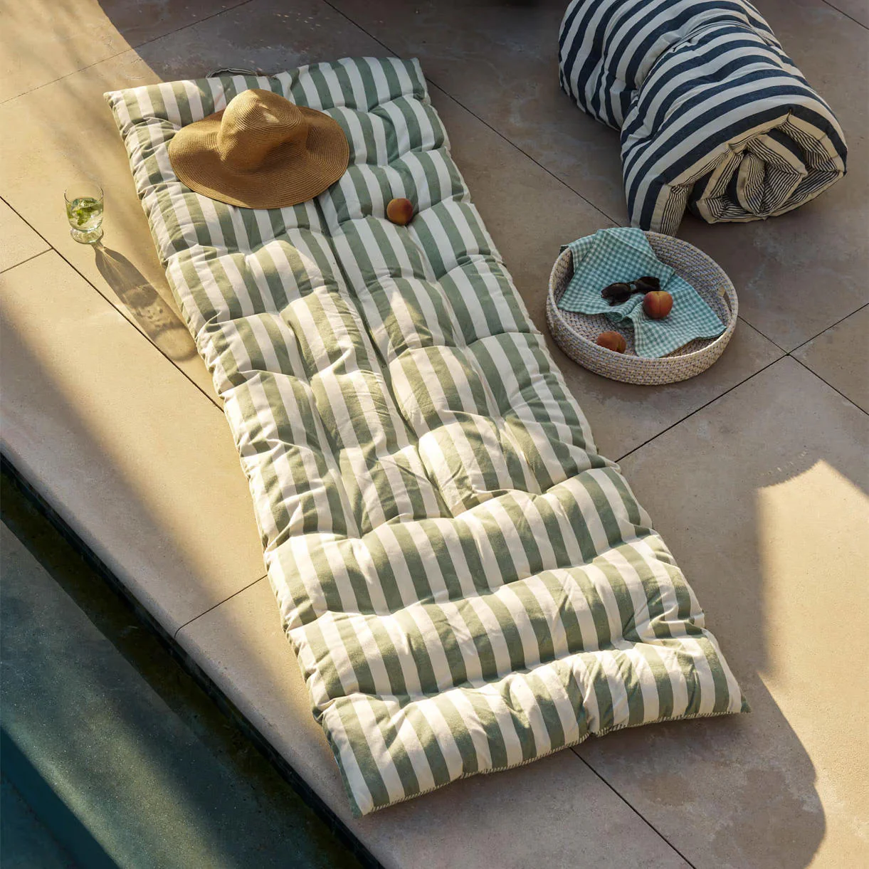 Mattress Roll Out Sun Bed - Image 4
