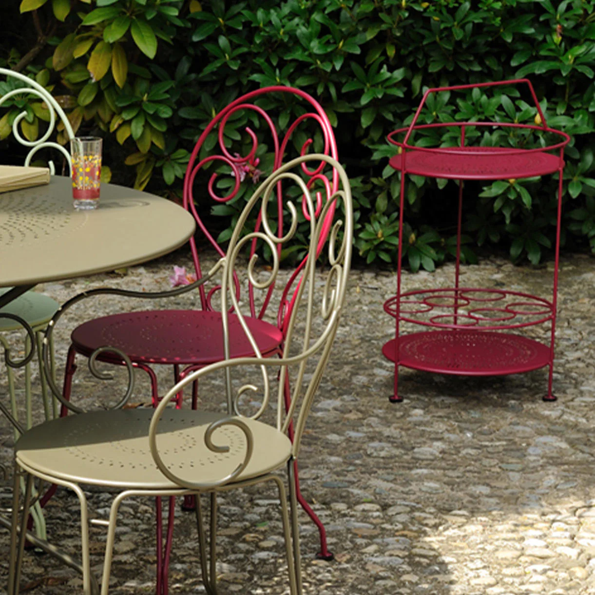 Montmartre Portable Side Table - Image 3