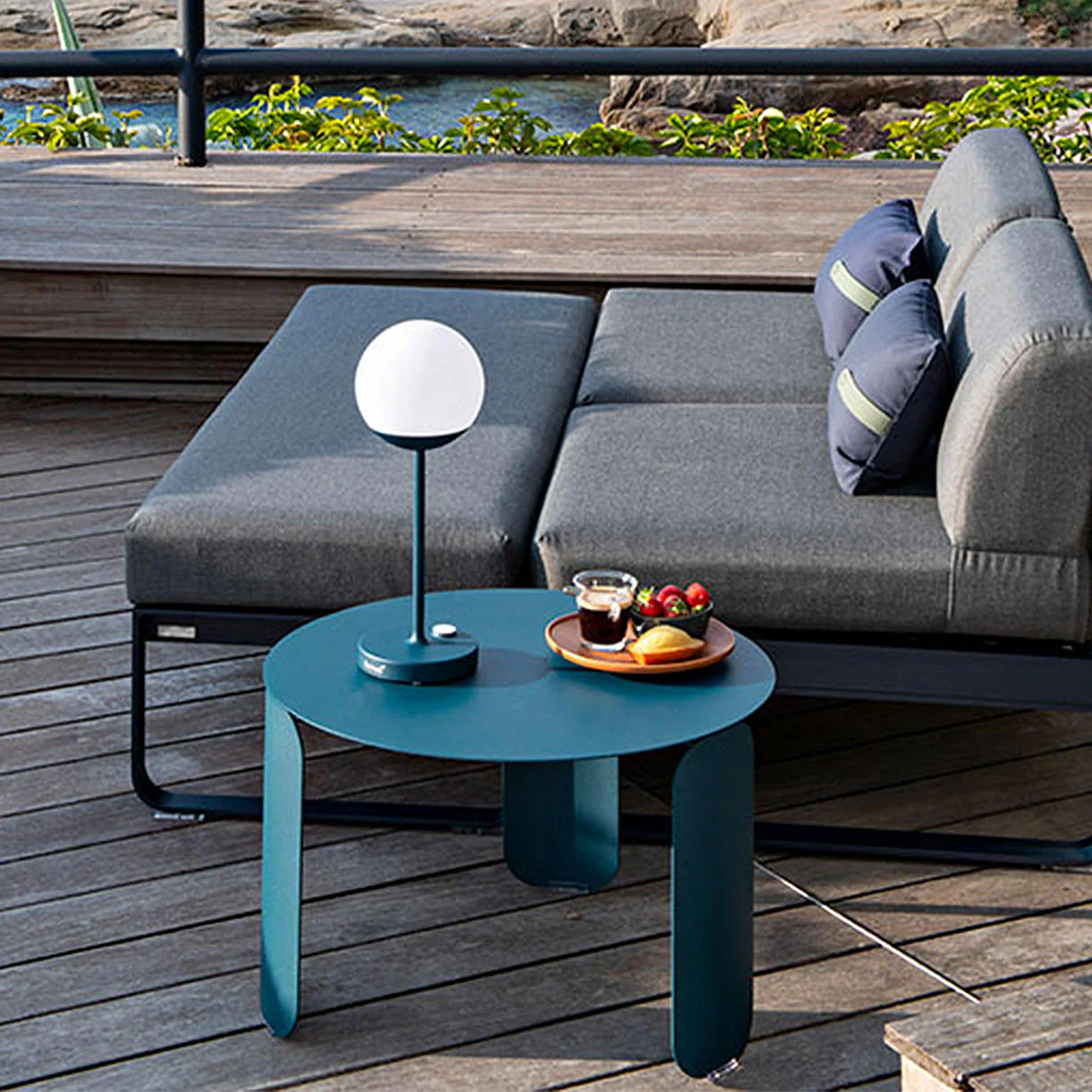 Mooon! 41cm Outdoor Table Lamp - Image 3