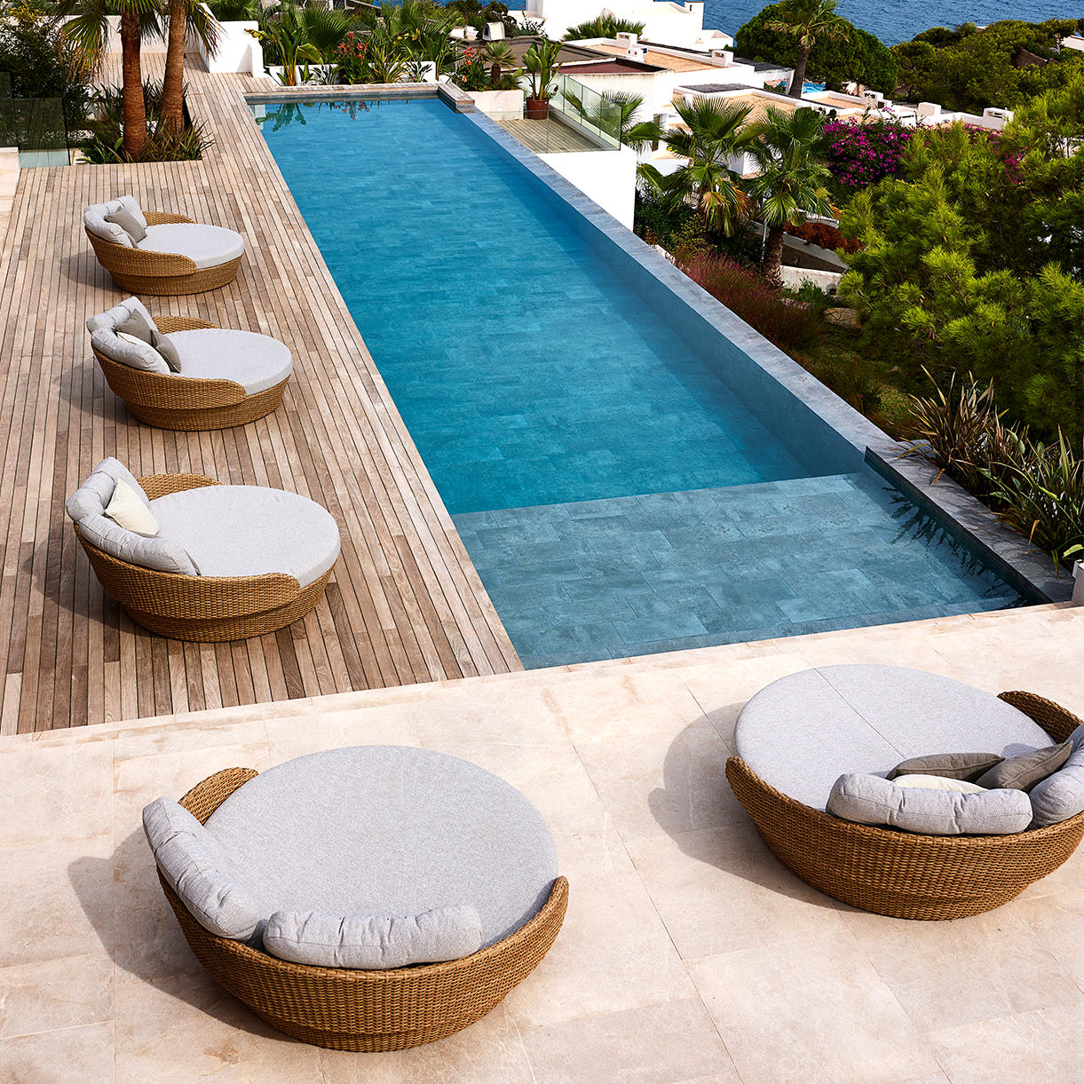 Ocean Large Woven Daybed - Image 2