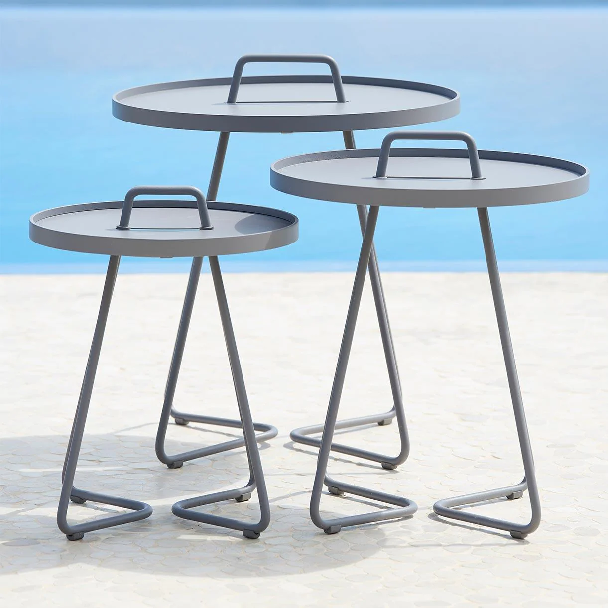 On the Move Table - Image 3