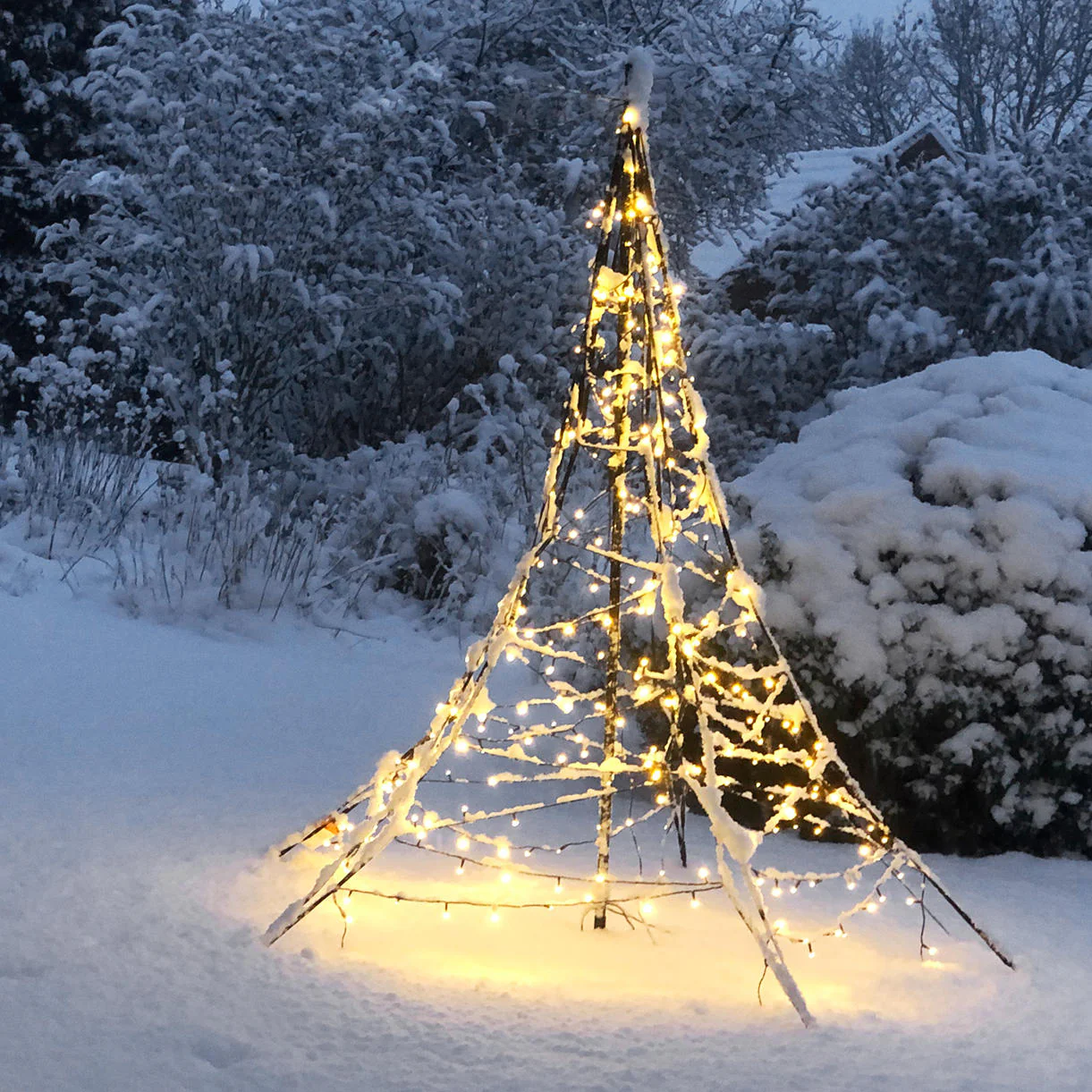 Outdoor 3D Illuminated Static Light Christmas Trees - Image 3