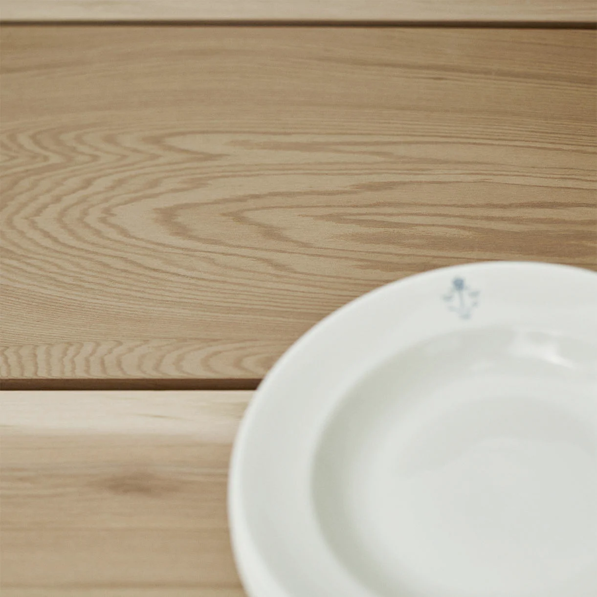 Overlap Rectangular Dining Table - Image 5