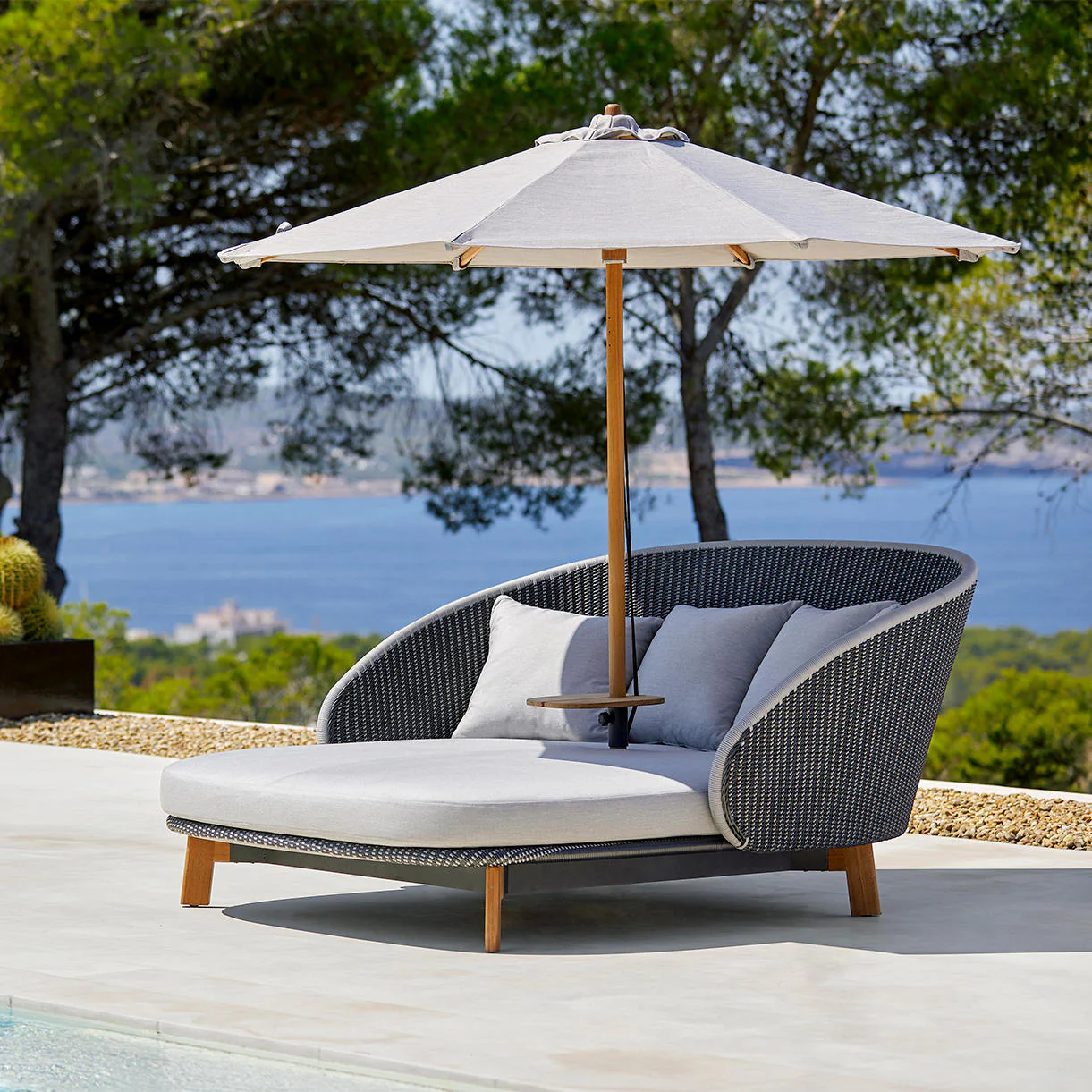 Peacock Daybed - Image 2