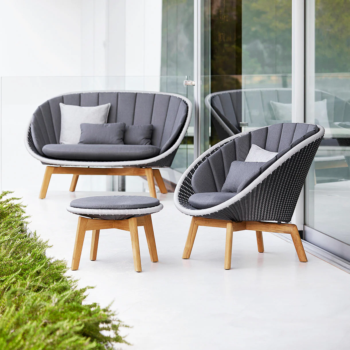 Peacock Lounge Sofa - Image 2