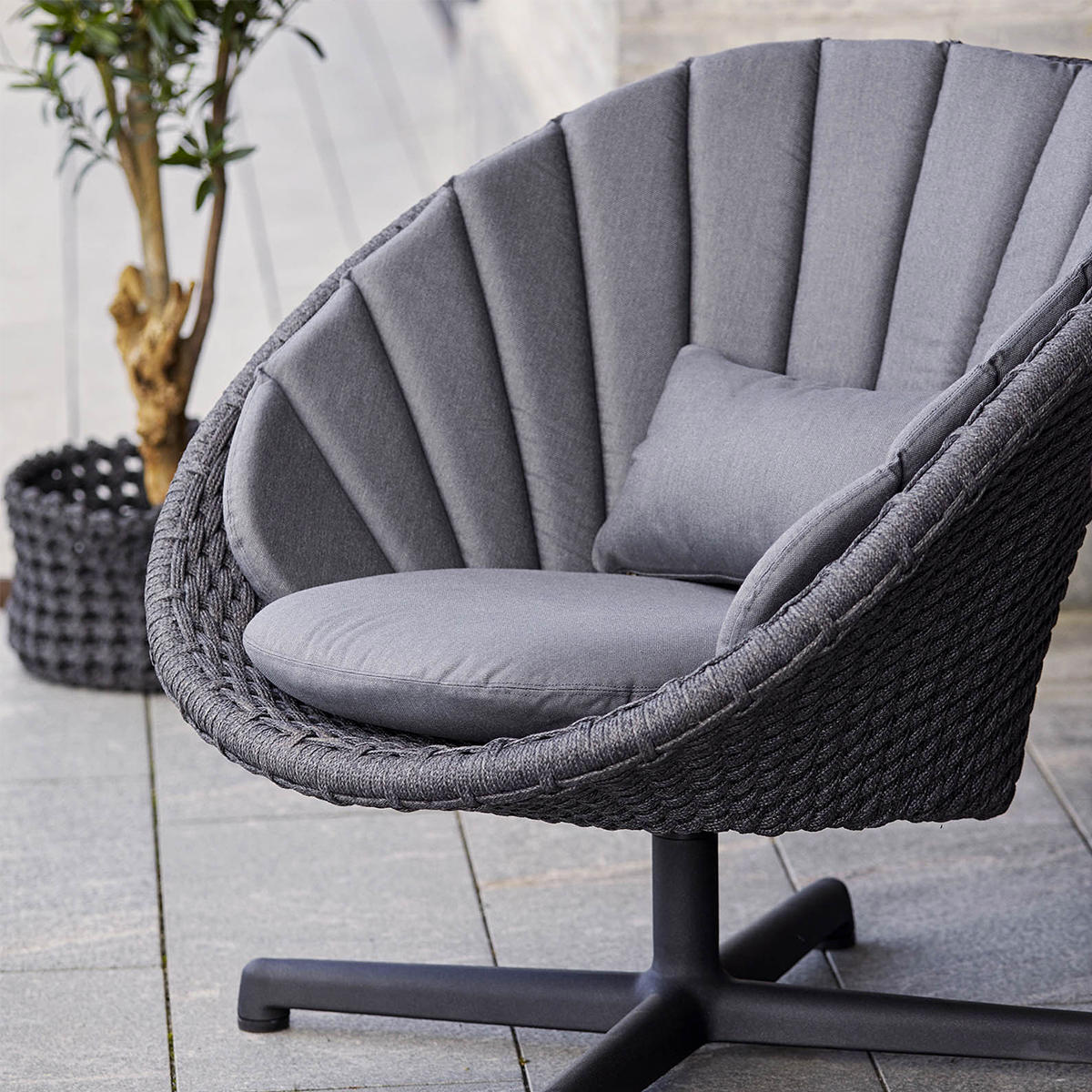 Peacock Rope Outdoor Lounge Swivel Chair - Image 3