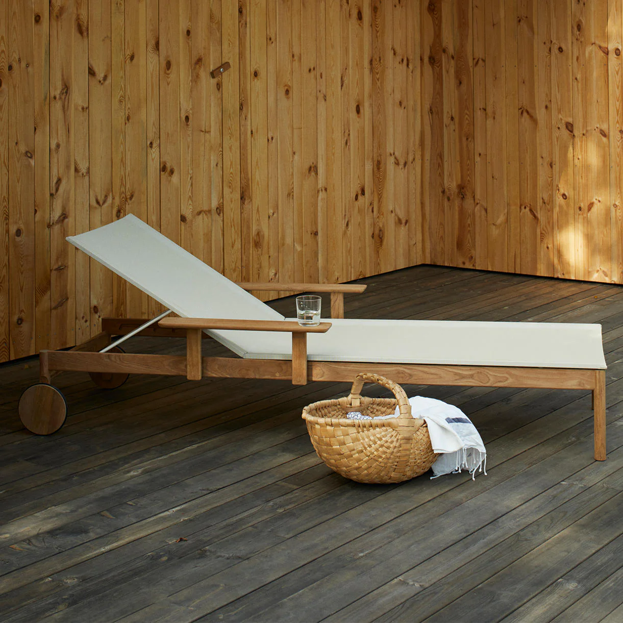 Pelagus Sunbed Single Armrest - Image 2