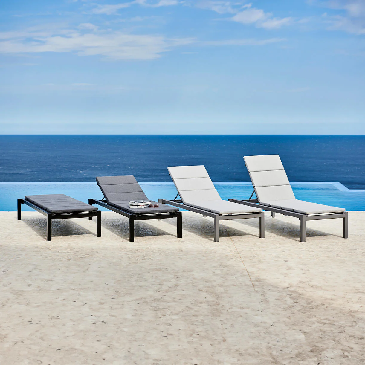 Relax Sunlounger - Image 2