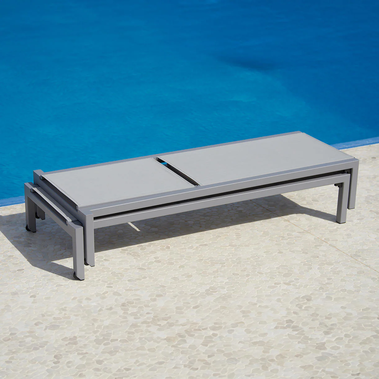 Relax Sunlounger - Image 3