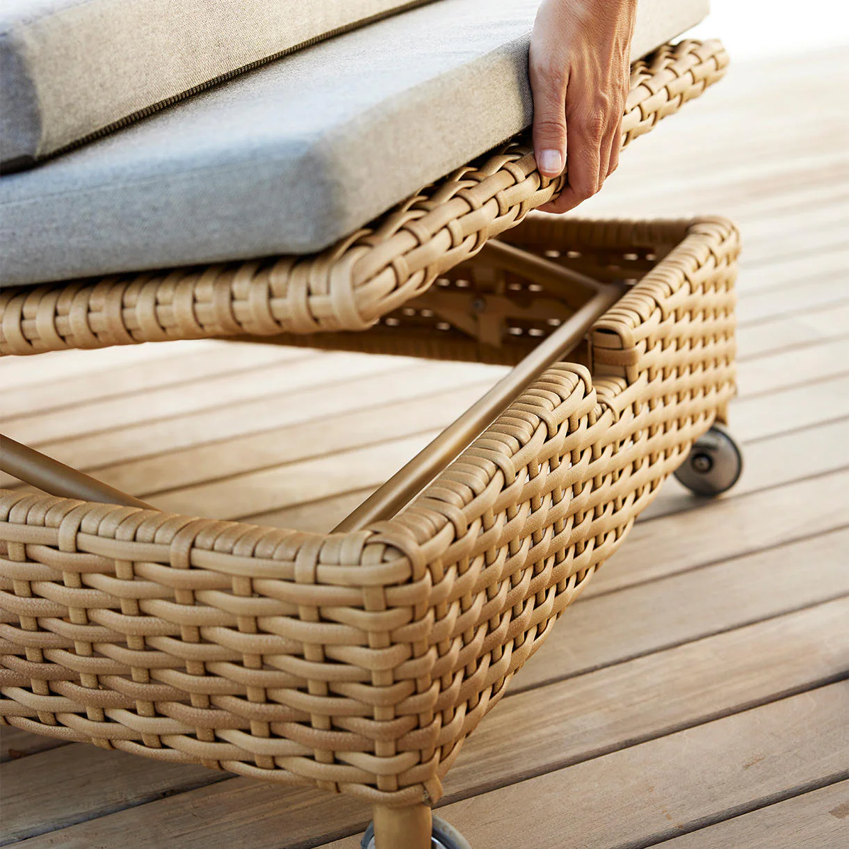 Rest Outdoor Sunbed Flat Weave - Image 2