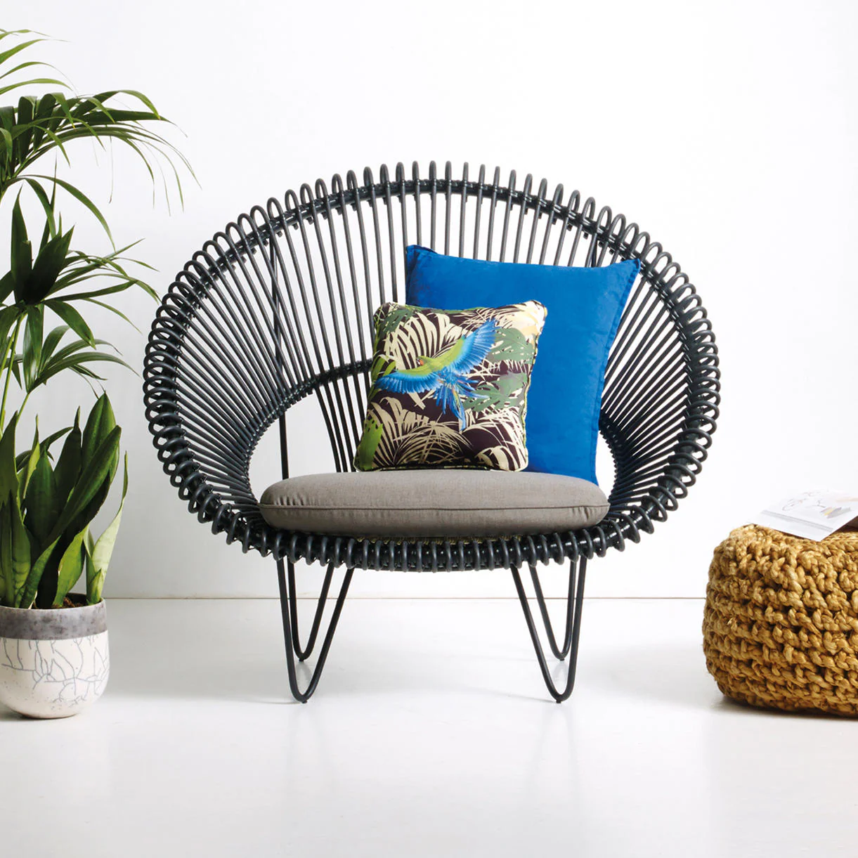 Roy Cocoon Chair - Image 3