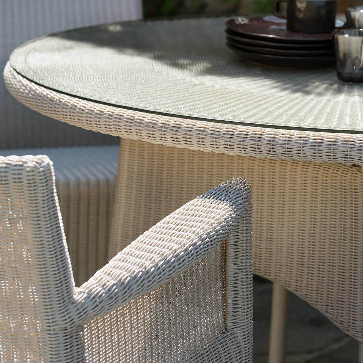 Safi Dining Table - Image 4