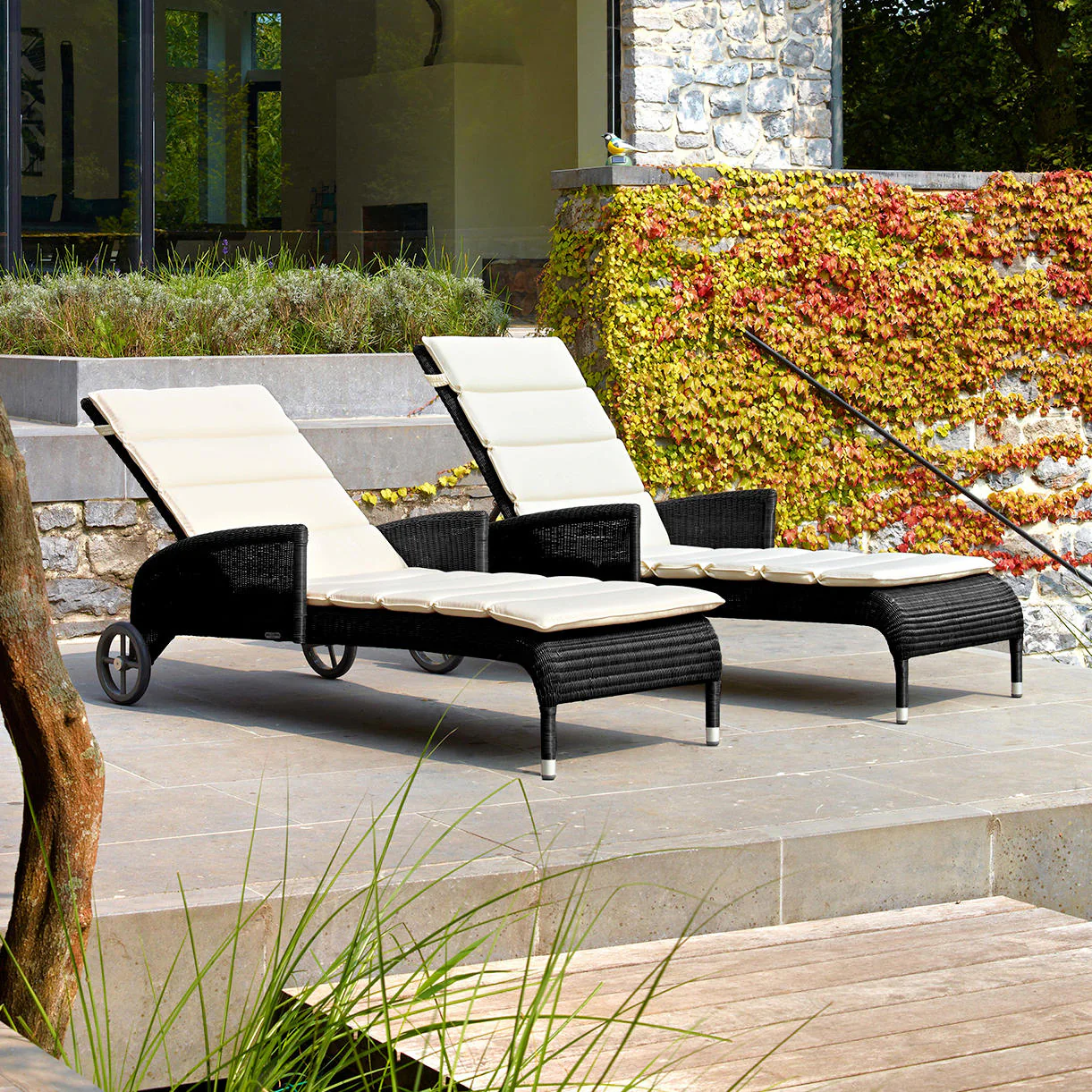 Safi Sunlounger with Arms - Image 3