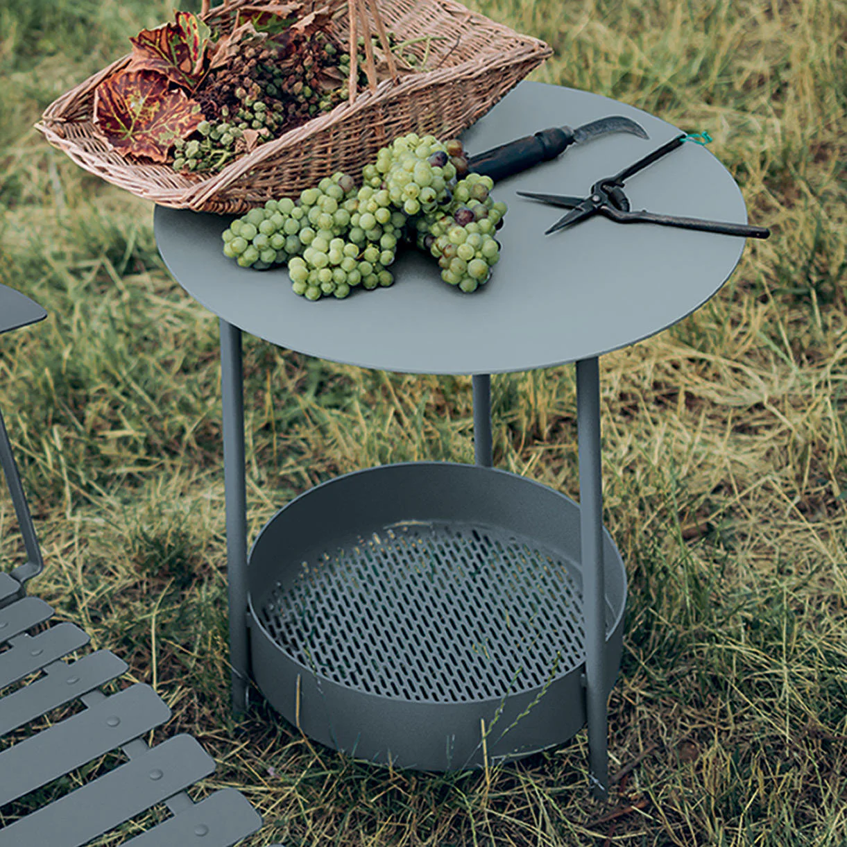 Salsa Pedestal Table - Image 3